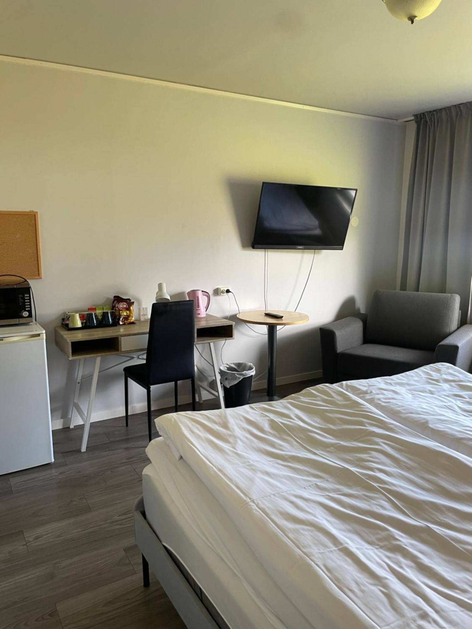 Hotell Smedjan พายาลา ภายนอก รูปภาพ
